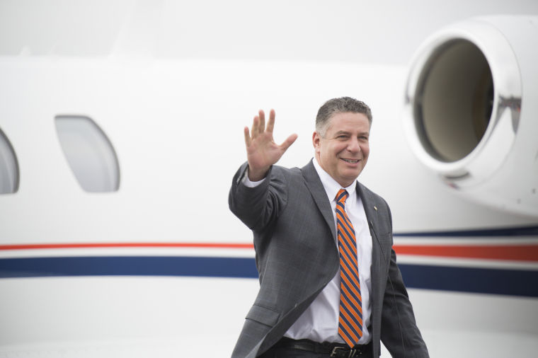 Bruce Pearl officially hired